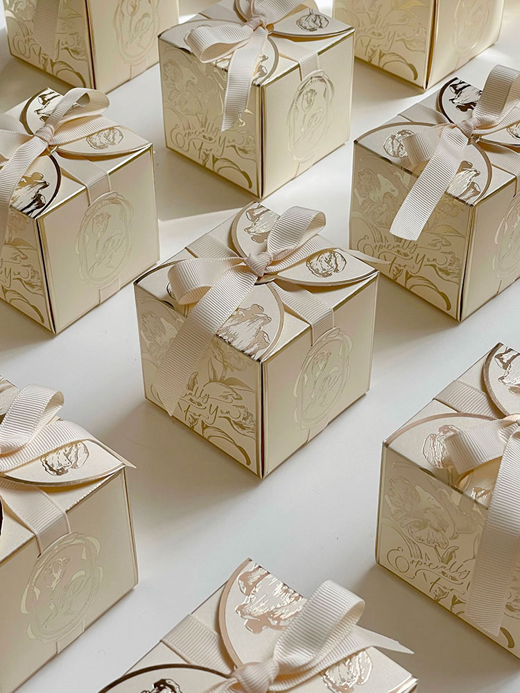 صناديق هدايا ورقية مربعة بشرائ - مراجعة Wedding Favor Box وسعره
